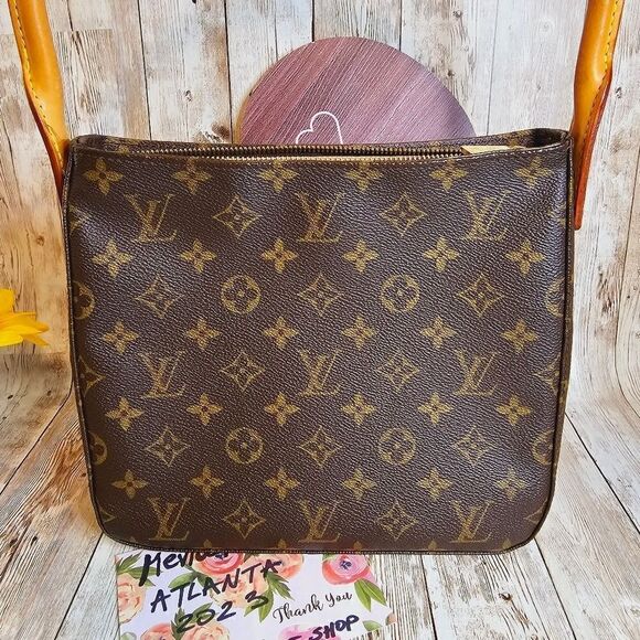 Louis Vuitton Looping MM - Picture 10 of 13